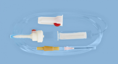 Система для вливаний гемотрансфузионная для крови с пластиковой иглой — 20 шт/уп купить оптом в Ставрополе